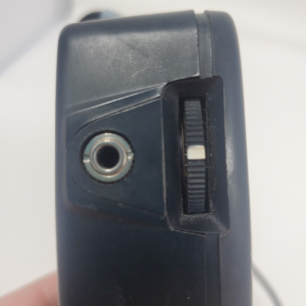 Vintage Panasonic AM Radio Portable Handheld Model R-1013 Untested Retro - Picture 8 of 15